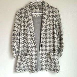 Max Studio Black and White Houndstooth Textured Blazer